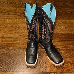Black Western Embroidered Women's Boots